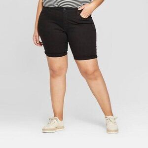 Women's Plus Size Mid-Rise Black Bermuda Shorts 14W